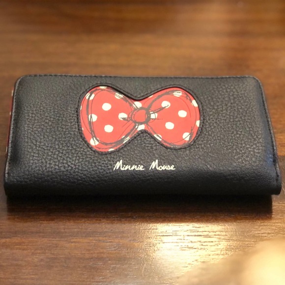 Disney Park Handbags - Minnie Mouse Wallet Disney Park Polka Dot Snap Change Coin Clutch